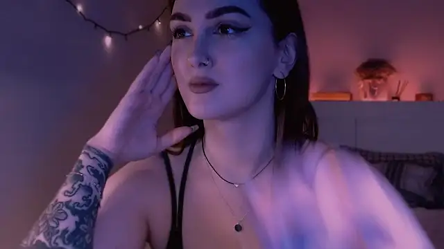 LilyFarey online show from January 18, 2025, 9:24 pm