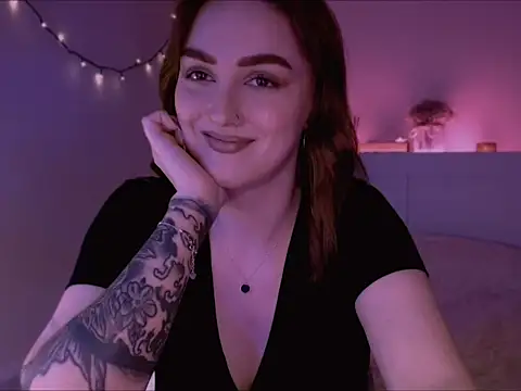 LilyFarey online show from February 12, 2025, 6:19 pm