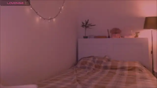 LilyFarey online show from September 28, 2025, 4:56 pm