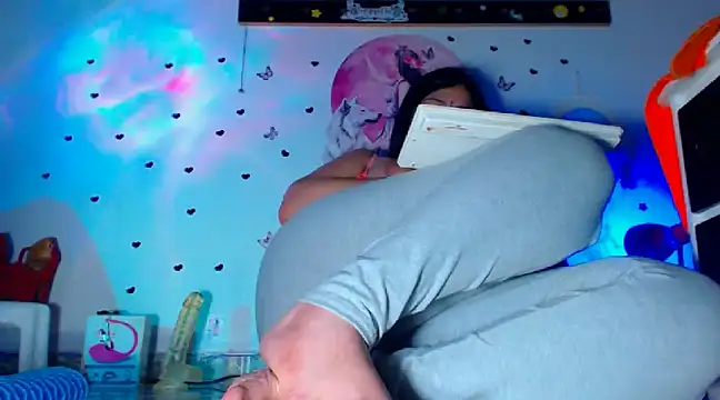 oliviarodriguez2u online show from December 15, 2024, 1:57 am