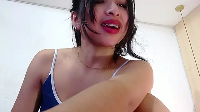 Snapshot of Sweet_baby_hellen chatting on January 15, 2025, 10:06 am Sweet baby hellen online show from January 15, 2025, 10:06 am