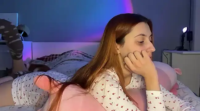 Uniarten online show from December 15, 2024, 3:31 pm