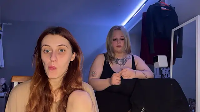 Uniarten online show from November 9, 2025, 8:18 pm