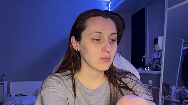 Uniarten online show from April 11, 2026, 8:24 pm