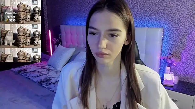 Snapshot of SophieCatty chatting on March 3, 2025, 7:32 am SophieCatty online show from March 3, 2025, 7:32 am