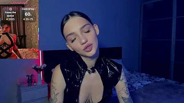 Snapshot of SophieCatty chatting on December 3, 2025, 11:19 am SophieCatty online show from December 3, 2025, 11:19 am