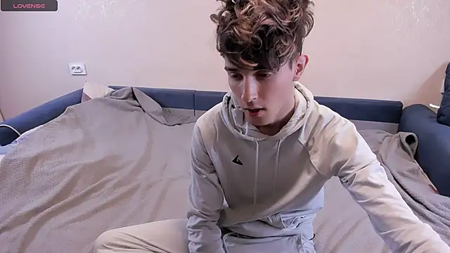 Snapshot of James_Mills chatting on February 20, 2025, 10:26 pm James Mills online show from February 20, 2025, 10:26 pm