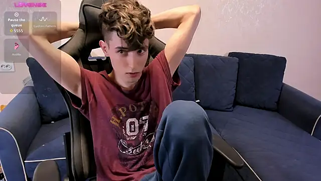 Snapshot of James_Mills chatting on September 17, 2025, 8:32 pm James Mills online show from September 17, 2025, 8:32 pm