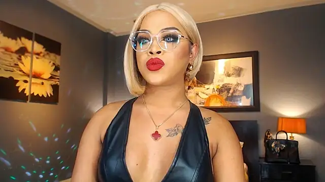 Snapshot of MarryQueen22 chatting on May 10, 2026, 11:10 pm MarryQueen22 online show from May 10, 2026, 11:10 pm