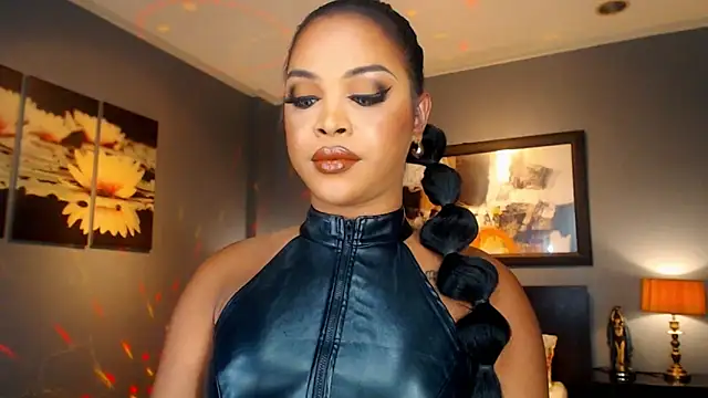 Snapshot of MarryQueen22 chatting on May 23, 2026, 1:00 am MarryQueen22 online show from May 23, 2026, 1:00 am