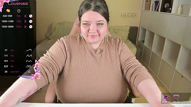 PlumPie online show from November 25, 2025, 5:35 pm