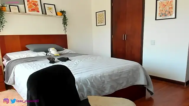 Snapshot of Lissa112 chatting on December 13, 2024, 6:38 pm Lissa112 online show from December 13, 2024, 6:38 pm