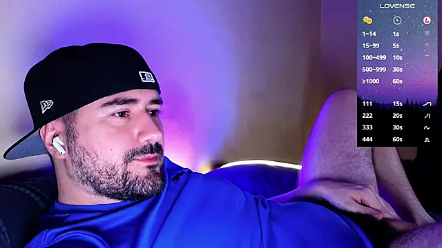 Snapshot of DominantTheo chatting on December 27, 2024, 3:20 am DominantTheo online show from December 27, 2024, 3:20 am