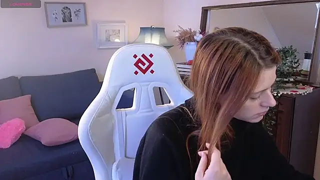 doll lesli online show from March 12, 2025, 2:23 pm