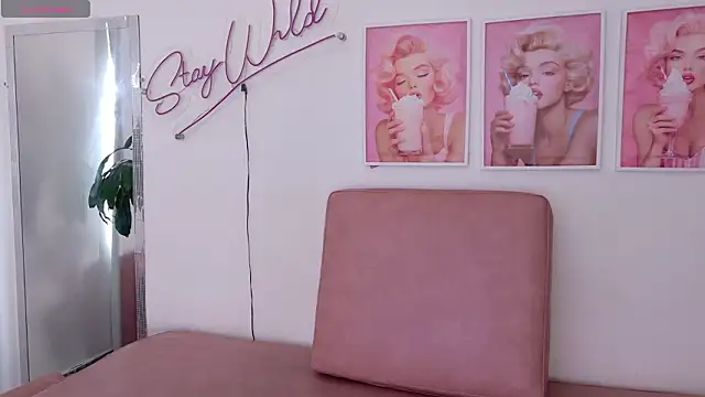 Snapshot of Adele_LatinLady chatting on February 5, 2026, 8:46 pm Adele LatinLady online show from February 5, 2026, 8:46 pm