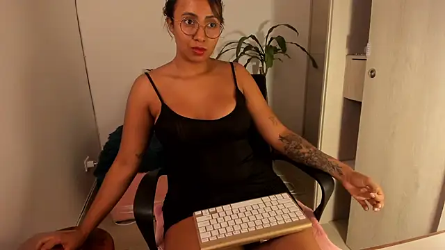 Victoriasant online show from February 22, 2025, 4:51 am