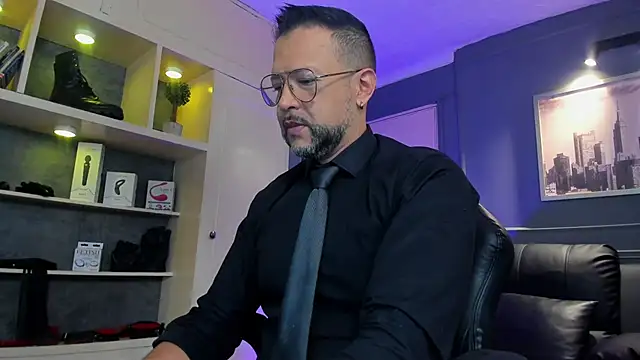 MrFrank tattoo online show from November 28, 2025, 12:19 pm