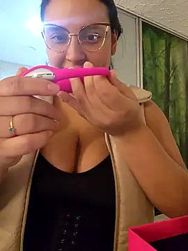 LizzRouse online show from March 5, 2026, 6:48 pm