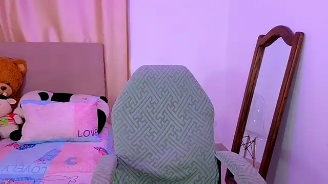  elenna online show from February 19, 2026, 6:15 pm