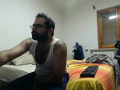 Attila985 online show from November 3, 2025, 10:53 pm