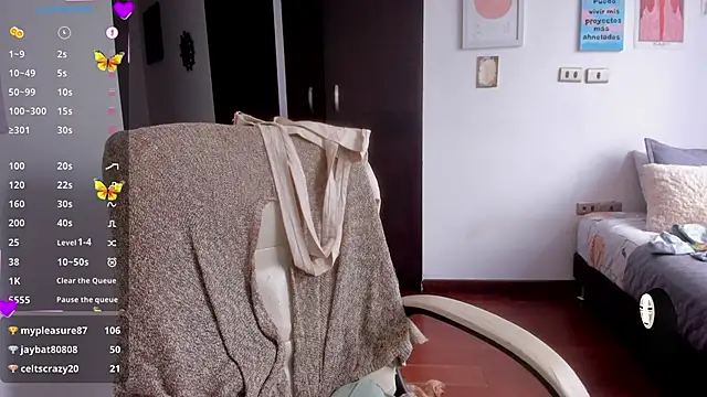 Snapshot of linda_giggle chatting on December 5, 2024, 4:34 pm linda giggle online show from December 5, 2024, 4:34 pm