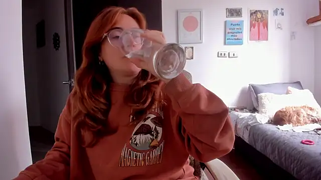 Snapshot of linda_giggle chatting on December 10, 2024, 7:00 pm linda giggle online show from December 10, 2024, 7:00 pm