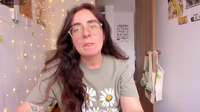 Snapshot of linda_giggle chatting on October 30, 2025, 8:53 pm linda giggle online show from October 30, 2025, 8:53 pm