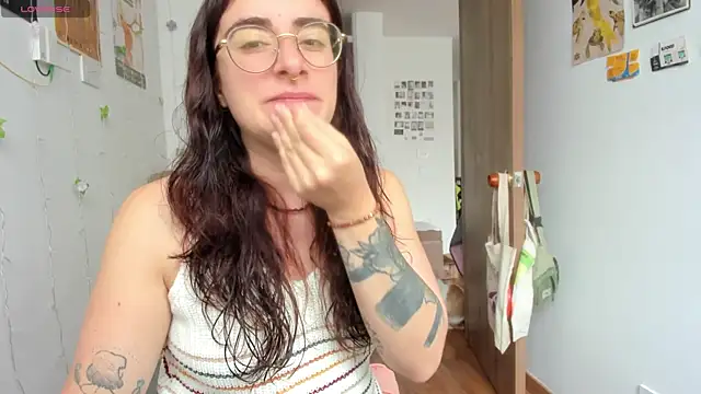 Snapshot of linda_giggle chatting on November 6, 2025, 3:13 pm linda giggle online show from November 6, 2025, 3:13 pm