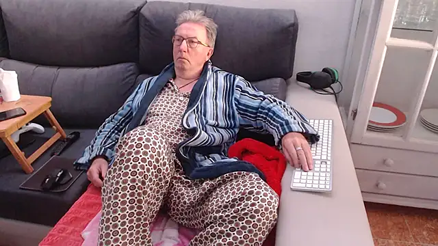 Snapshot of Nudelschwanz chatting on February 10, 2025, 7:58 am Nudelschwanz online show from February 10, 2025, 7:58 am