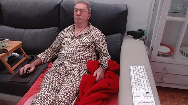 Snapshot of Nudelschwanz chatting on February 11, 2025, 7:02 am Nudelschwanz online show from February 11, 2025, 7:02 am