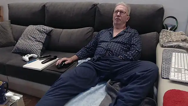 Nudelschwanz online show from February 9, 2026, 9:08 pm