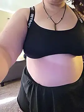 Snapshot of BBWQUEENBEEE chatting on June 12, 2026, 12:53 am BBWQUEENBEEE online show from June 12, 2026, 12:53 am