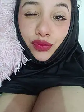 Snapshot of Deina_bunny chatting on May 25, 2026, 6:47 pm Deina bunny online show from May 25, 2026, 6:47 pm