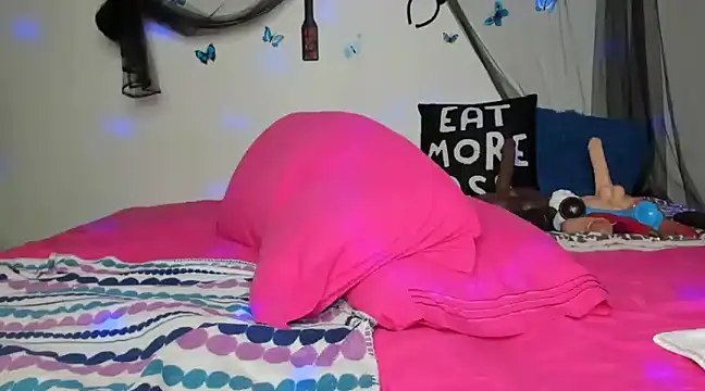 ThickAssRena online show from January 16, 2025, 4:28 am