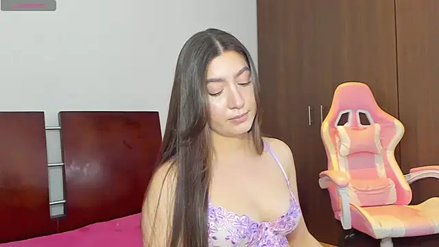 Snapshot of alice-love1 chatting on October 1, 2025, 1:44 am alice-love1 online show from October 1, 2025, 1:44 am