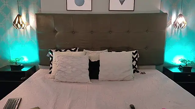 Madisonsmiith online show from October 28, 2025, 8:33 pm