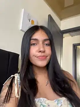 Snapshot of DaphneUwu chatting on January 20, 2025, 5:27 pm DaphneUwu online show from January 20, 2025, 5:27 pm