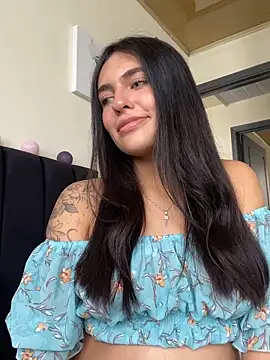 Snapshot of DaphneUwu chatting on February 13, 2025, 12:54 pm DaphneUwu online show from February 13, 2025, 12:54 pm