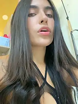 Snapshot of DaphneUwu chatting on September 27, 2025, 1:10 am DaphneUwu online show from September 27, 2025, 1:10 am