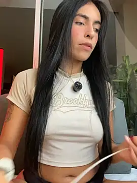 DaphneUwu online show from July 28, 2026, 2:18 am