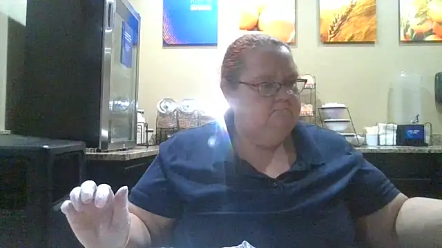 Snapshot of Hornybbw1978 chatting on December 12, 2024, 6:47 am Hornybbw1978 online show from December 12, 2024, 6:47 am