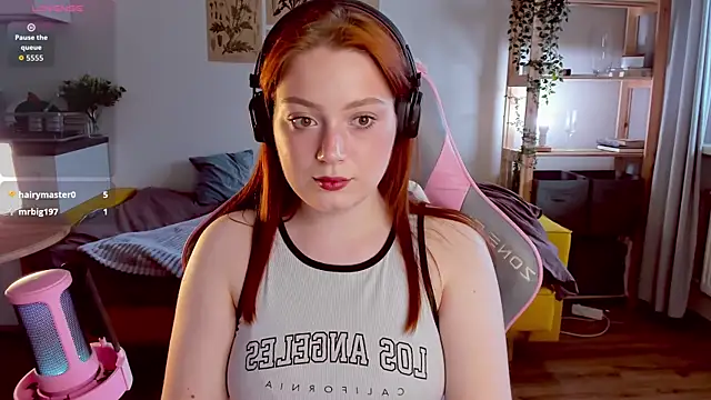 Snapshot of Sofy_Benson chatting on October 2, 2025, 11:39 am Sofy Benson online show from October 2, 2025, 11:39 am