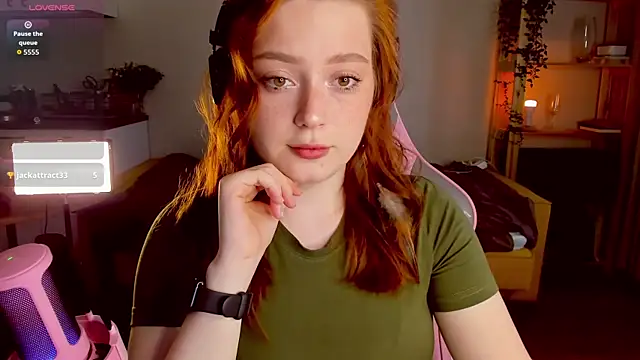 Snapshot of Sofy_Benson chatting on October 15, 2025, 12:05 pm Sofy Benson online show from October 15, 2025, 12:05 pm