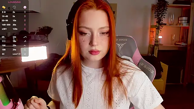 Snapshot of Sofy_Benson chatting on November 9, 2025, 8:12 am Sofy Benson online show from November 9, 2025, 8:12 am