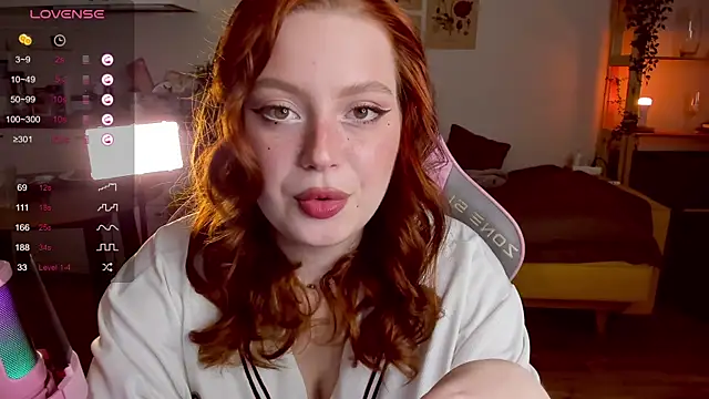 Snapshot of Sofy_Benson chatting on November 25, 2025, 12:16 pm Sofy Benson online show from November 25, 2025, 12:16 pm