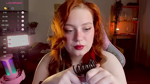 Snapshot of Sofy_Benson chatting on November 30, 2025, 12:31 pm Sofy Benson online show from November 30, 2025, 12:31 pm