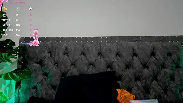 Snapshot of Dounia_nagi chatting on January 25, 2025, 12:26 pm Dounia nagi online show from January 25, 2025, 12:26 pm