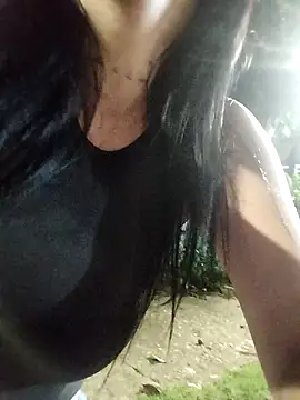 Snapshot of Dounia_nagi chatting on March 1, 2025, 12:28 am Dounia nagi online show from March 1, 2025, 12:28 am