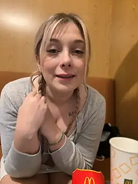 CherryAuroraa online show from December 29, 2024, 12:20 am