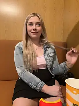 CherryAuroraa online show from February 12, 2025, 9:22 pm